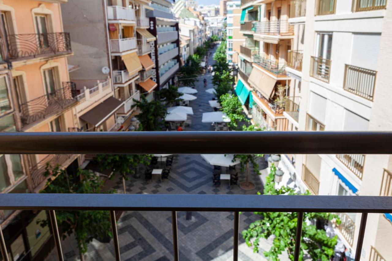 Apartamentos Mayal Con Piscina Benidorm Exterior photo